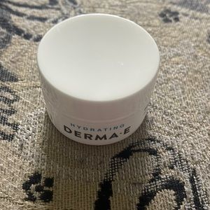 NWT Hydrating Derma E Night Cream